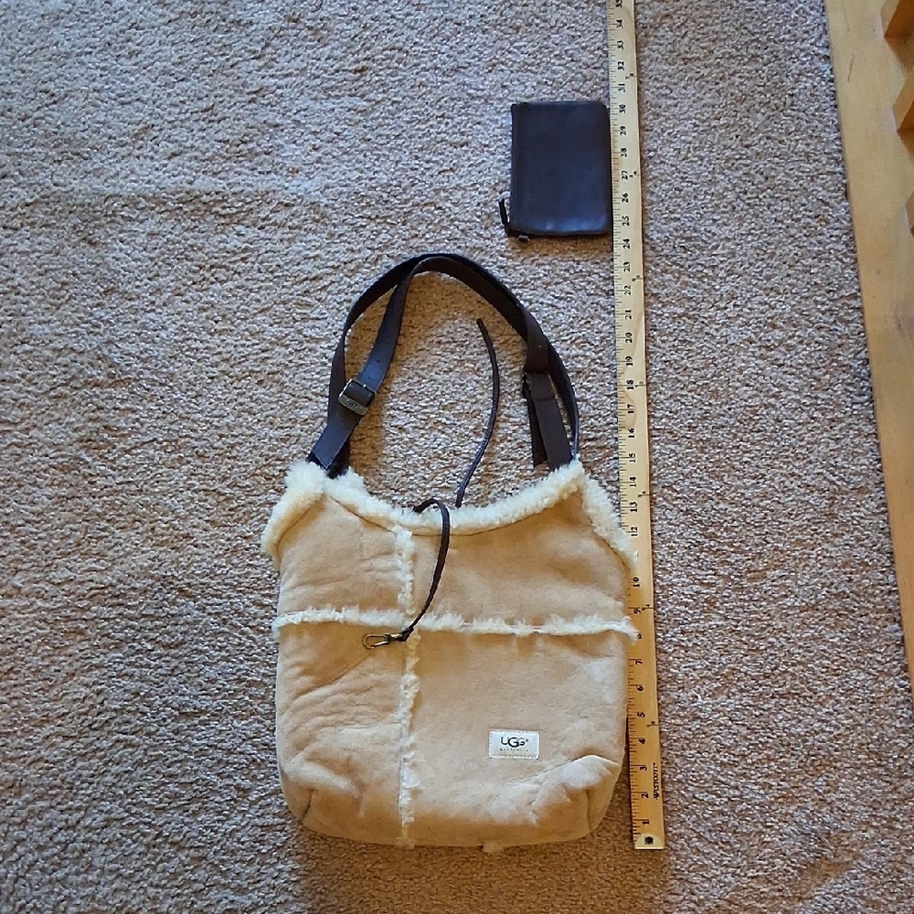 UGG Australia Sheepskin Suede Shearling Tote Hobo Shoulder Bag Matching Wristlet - Picture 12 of 14